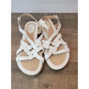 b. o. c. White Strappy Summer Sandals Size 9